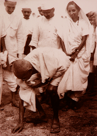 Image:Gandhi at dandi.png