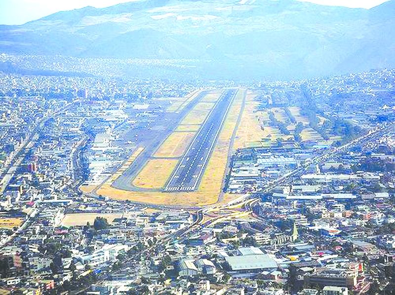 ചിത്രം:Quito-airport.jpg.jpg
