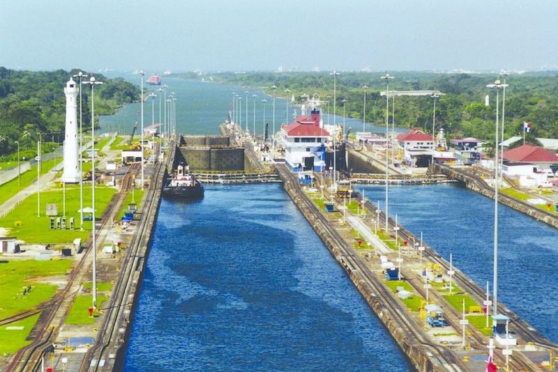 ചിത്രം:Vol6p223 Panama Canal Gatun Locks.jpg