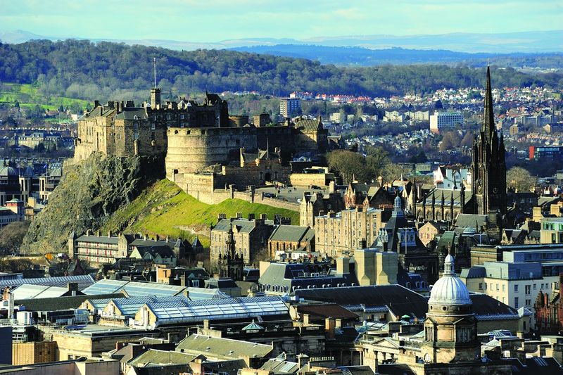 ചിത്രം:Vol5p17 Edinburgh Castle Rock.jpg