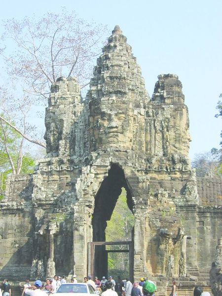 ചിത്രം:Vol6p329 Angkor thom.jpg