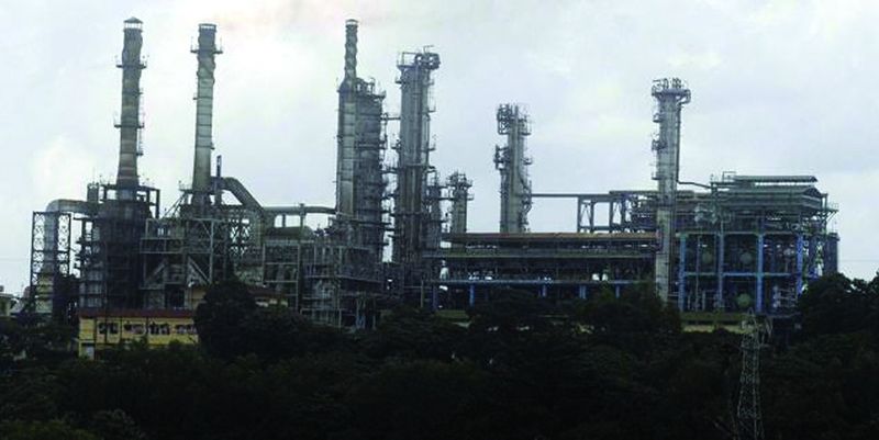 ചിത്രം:Vol5p218 Kochi oil Refinery.jpg