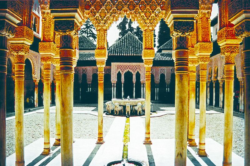 ചിത്രം:Vol5p433 alhambra court of the lions.jpg