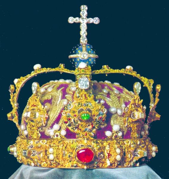 ചിത്രം:Vol7p526 St. Edward's Crown (United Kingdom).jpg