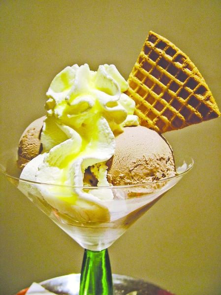 ചിത്രം:Vol5p545 Ice Cream dessert 02.jpg