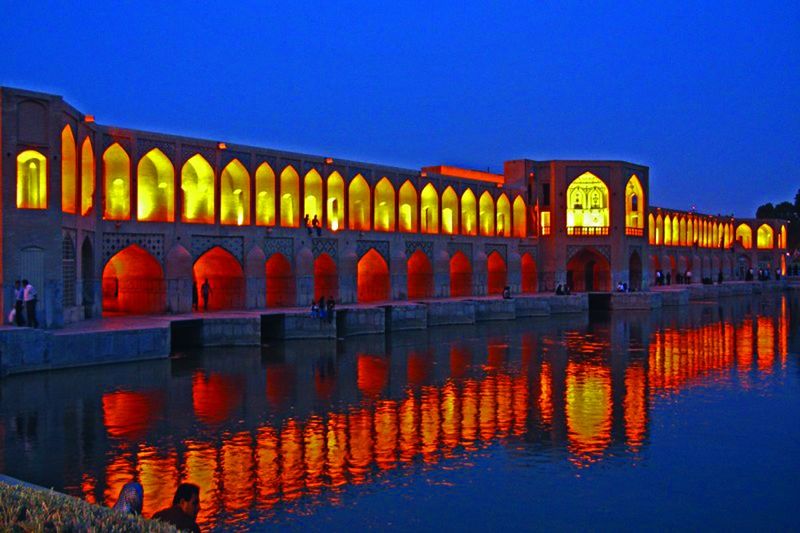 ചിത്രം:Vol4p218 Shahi Bridge Esfahan-2.jpg