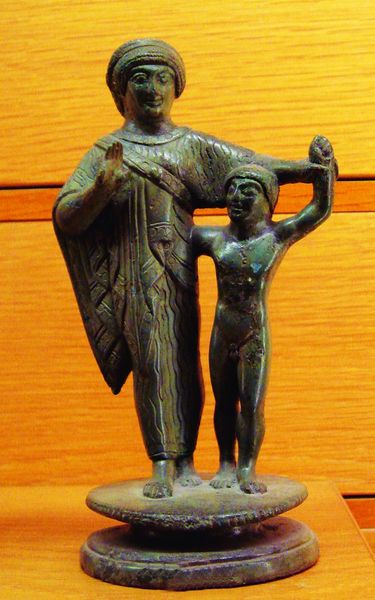 ചിത്രം:Vol5p17 Etruscan mother and child 500 to 450 BCE.jpg