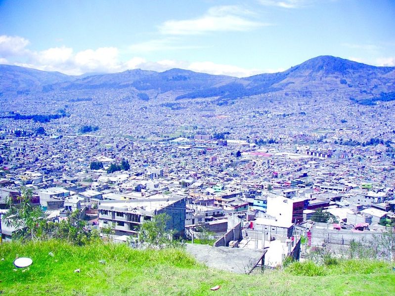 ചിത്രം:Quito-city-view.jpg.jpg