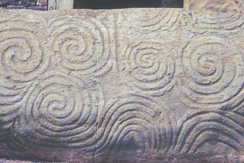 ചിത്രം:Vol5p545 Kerb-stone with megalithic art. Ireland 5,200 years ago.jpg