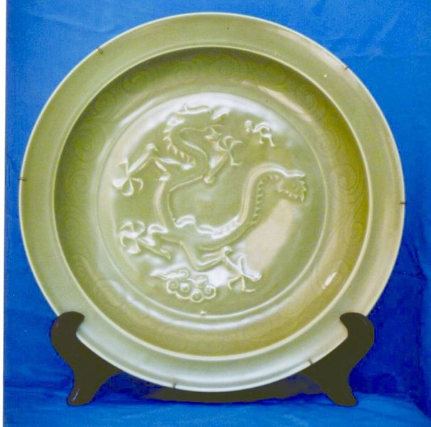 ചിത്രം:Vol6p655 celadon dragon Plate.jpg