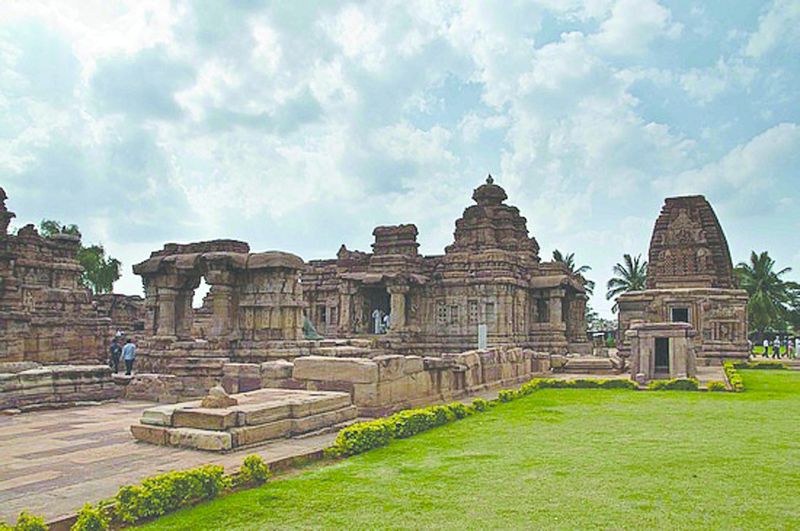 ചിത്രം:Vol3p790 chalukya-mallikarjuna-temple-at-pattadakal.jpg.jpg