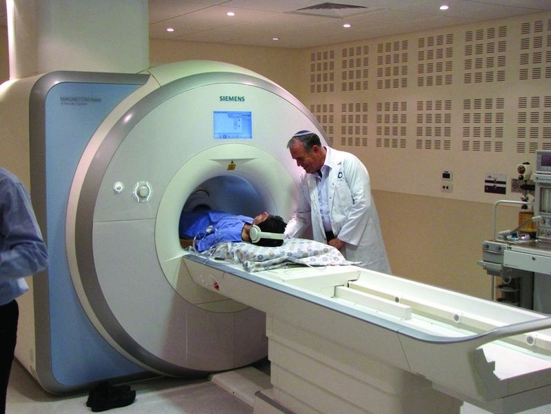 ചിത്രം:Vol5p218 MRI Scanning mechine.jpg
