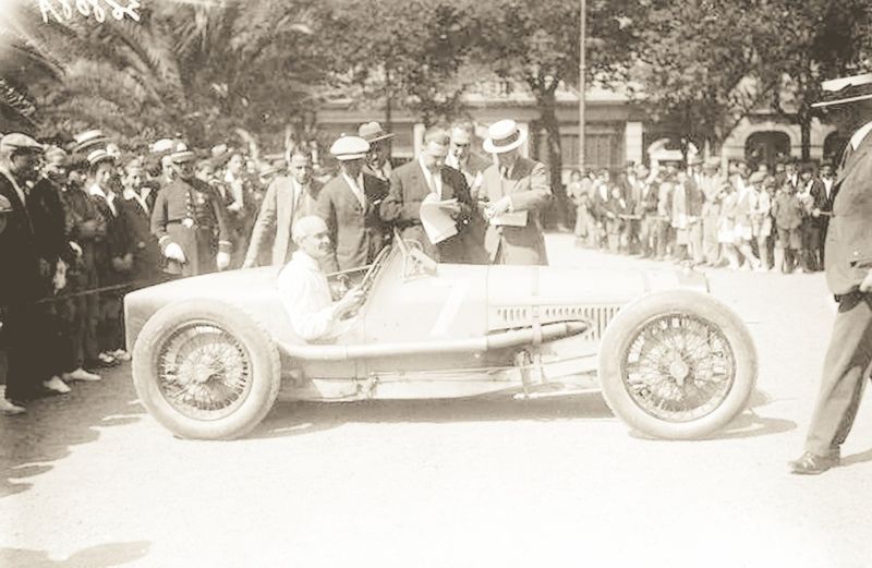 ചിത്രം:Vol5p212 Benoist at the 1926 San Sebastián Grand Prix.jpg