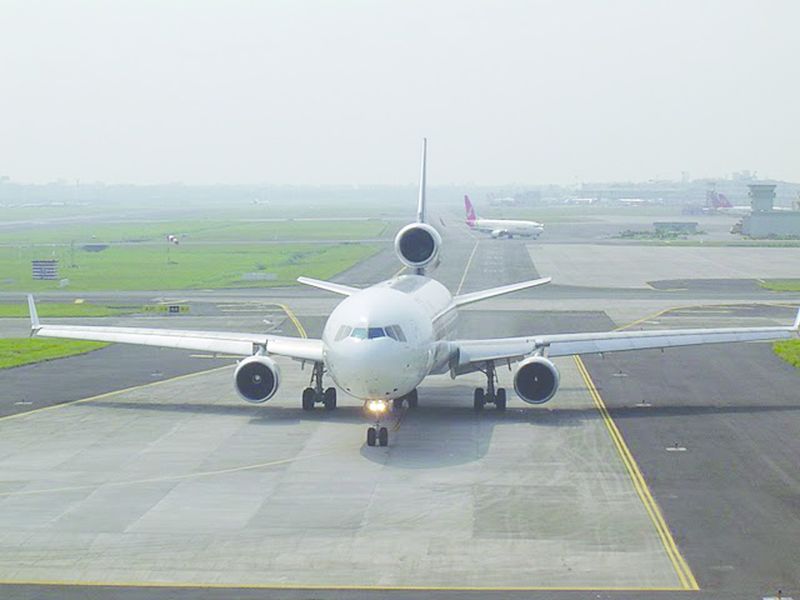 ചിത്രം:Vol3p836 Mumbai Airport.jpg