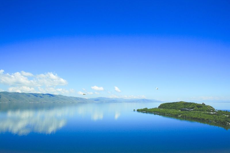 ചിത്രം:Vol6p655 Lake Sevan with Sevanavank.jpg