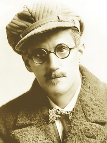 ചിത്രം:James Joyce.jpg