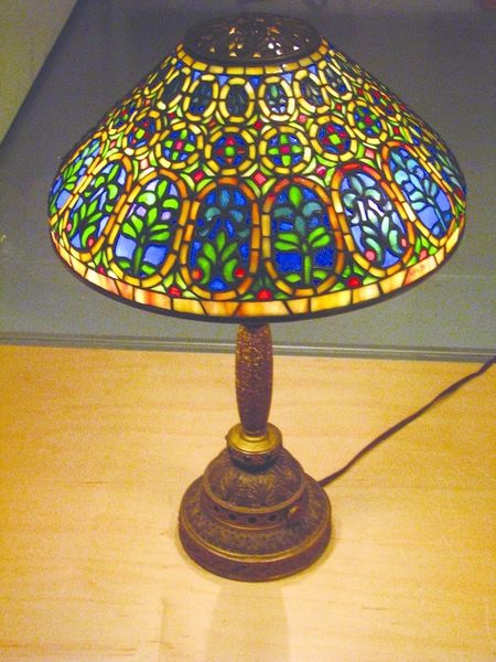 ചിത്രം:Vol6p421 WLA nyhistorical 1910 desk lamp.jpg