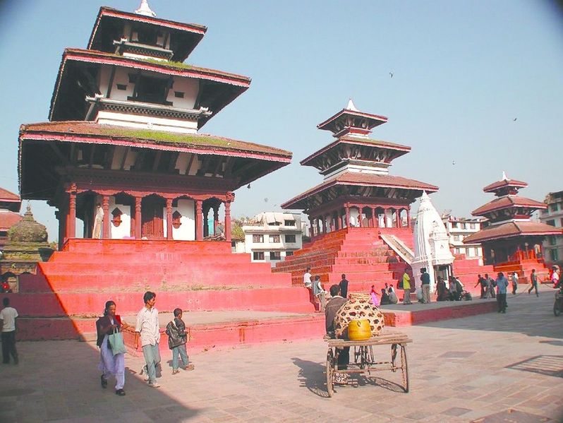 ചിത്രം:Vol7p17 Kathmandu Durbar Square 01 03 Trailokya Mohan Narayan, Maju Deval and Narayan Temples.jpg