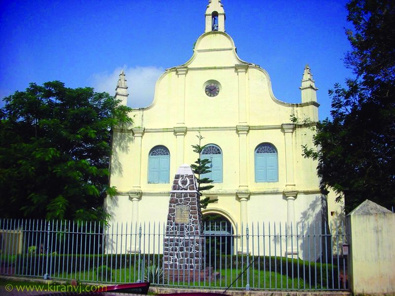 ചിത്രം:Vol4p63 St.Francis-Church-Fort-Kochi.jpg