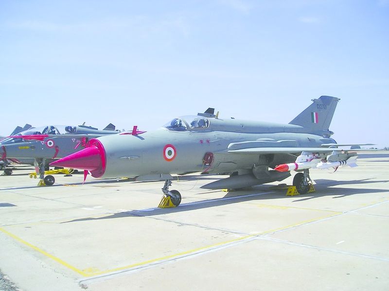 ചിത്രം:Vol5p212 IAF MiG-21s were used extensively in the Kargil war.jpg
