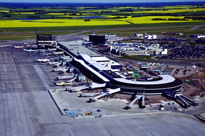 ചിത്രം:Vol5p98 2011 028 Edmonton International Airport Terminal Building-3069.jpg
