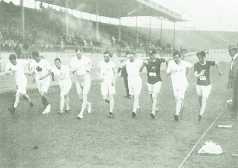 ചിത്രം:Vol7p402 The start of the 3500 m walk final, 1908 Olympics.jpg