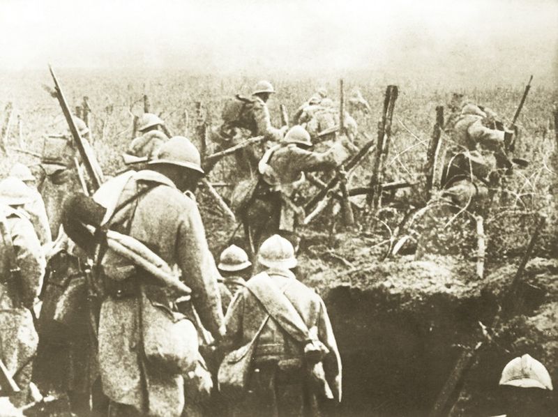 ചിത്രം:Vol5p617 French soldiers in World War I against German.jpg