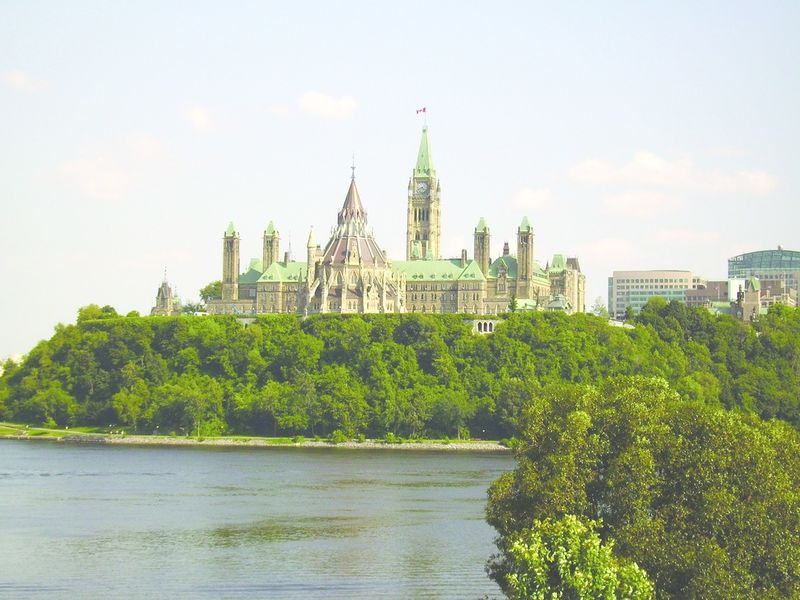 ചിത്രം:Vol7p62 Parliament Hill in Canada's capital, Ottawa.jpg