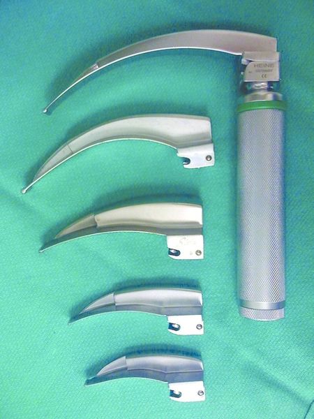 ചിത്രം:Vol5p729 Laryngoscope handle with an assortment of Macintosh blades (large adult, small adult, pediatric, .jpg