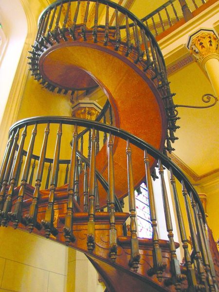 ചിത്രം:Vol9 101 Loretto-Chapels-spiral-staircase.jpg