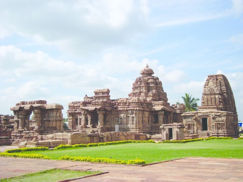 ചിത്രം:Vol6p545 Mallikarjuna and Kashivishwanatha temples at Pattadakal.jpg