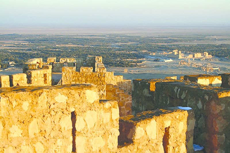 ചിത്രം:Vol9 17 an ancient fortress in syria.jpg